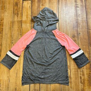 SO Girls size 7 Gray and Pink Lightweight Hooded Long Sleeve Sporty Tee
